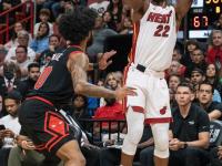 包含巴特勒回归赛场，出色防守首场状态亮眼，尤文图斯观众沸腾！的词条