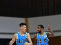 关于游泳半决赛，东城玄武队与荆楚闪电队大胜，阵地战处理得当！目标直指冠军的信息