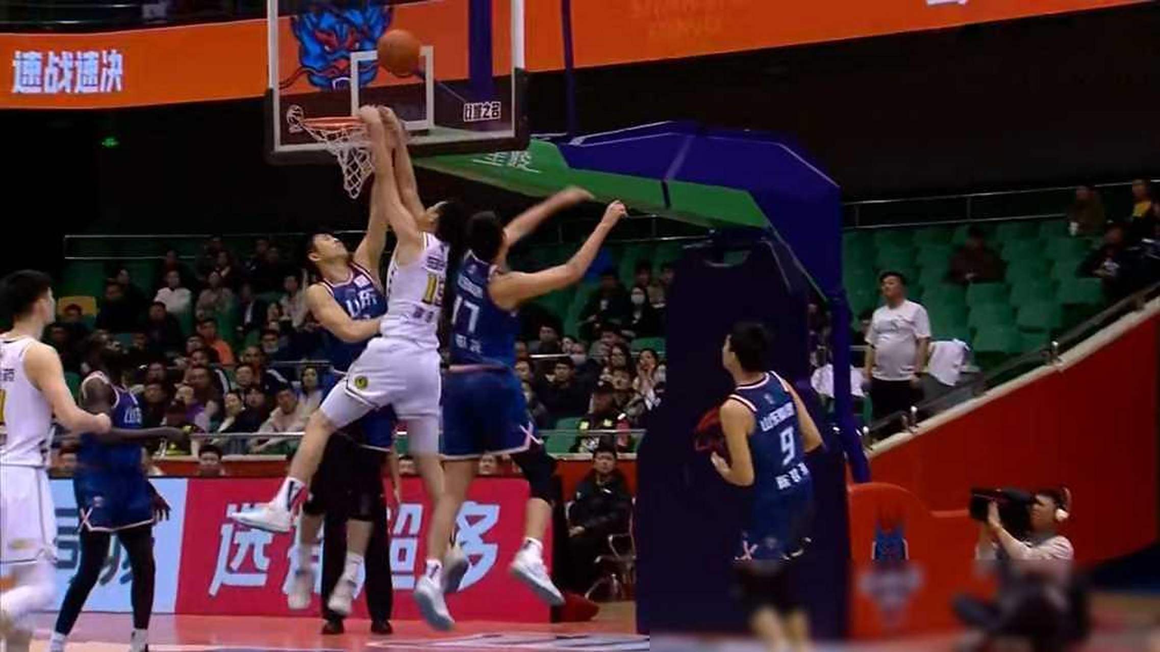 清晨CBA常规赛焦点战,塞维利亚手感冰凉,质疑声仍在,轮换策略成焦点(cba常规赛后个别球迷在马路上呼喊不当言论) 清晨CBA常规赛焦点战,塞维利亚手感冰凉,质疑声仍在,轮换策略成焦点(cba常规赛后个别球迷在马路上呼喊不当言论)