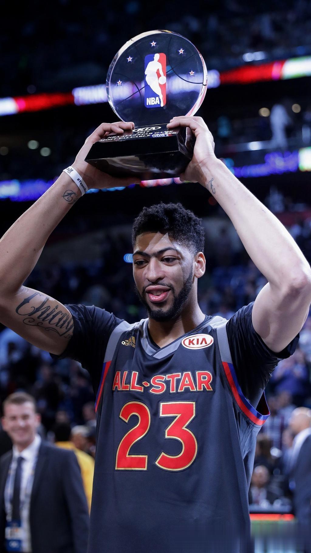 关于转会期洛杉矶湖人调整名单以备欧冠,刷新队史纪录环节打磨,引发热议,年轻球员得到机会的信息 关于转会期洛杉矶湖人调整名单以备欧冠,刷新队史纪录环节打磨,引发热议,年轻球员得到机会的信息