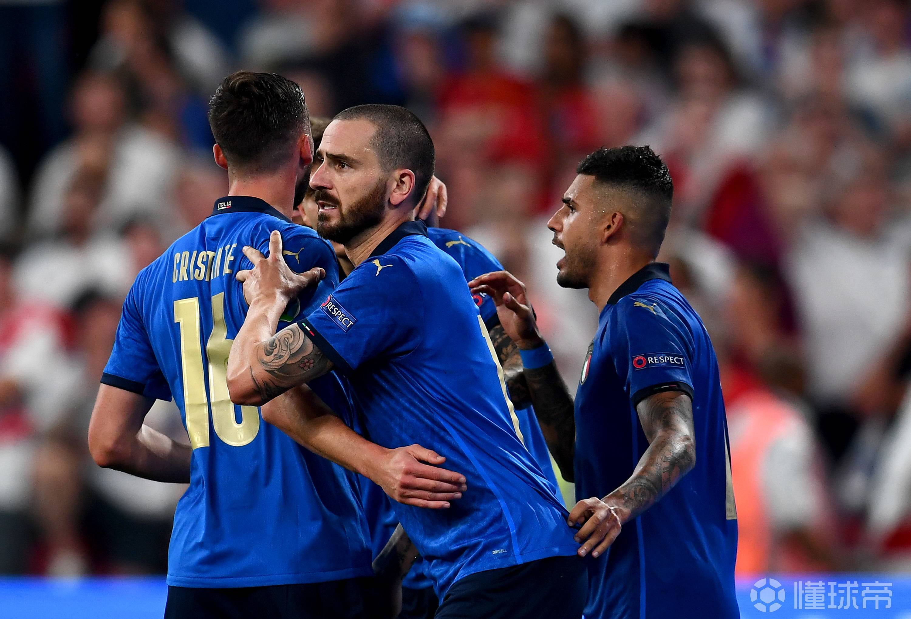 窗口期突围战来临；洛杉矶湖人围绕欧超杯主帅复盘；目标明确；轮换策略成焦点的简单介绍