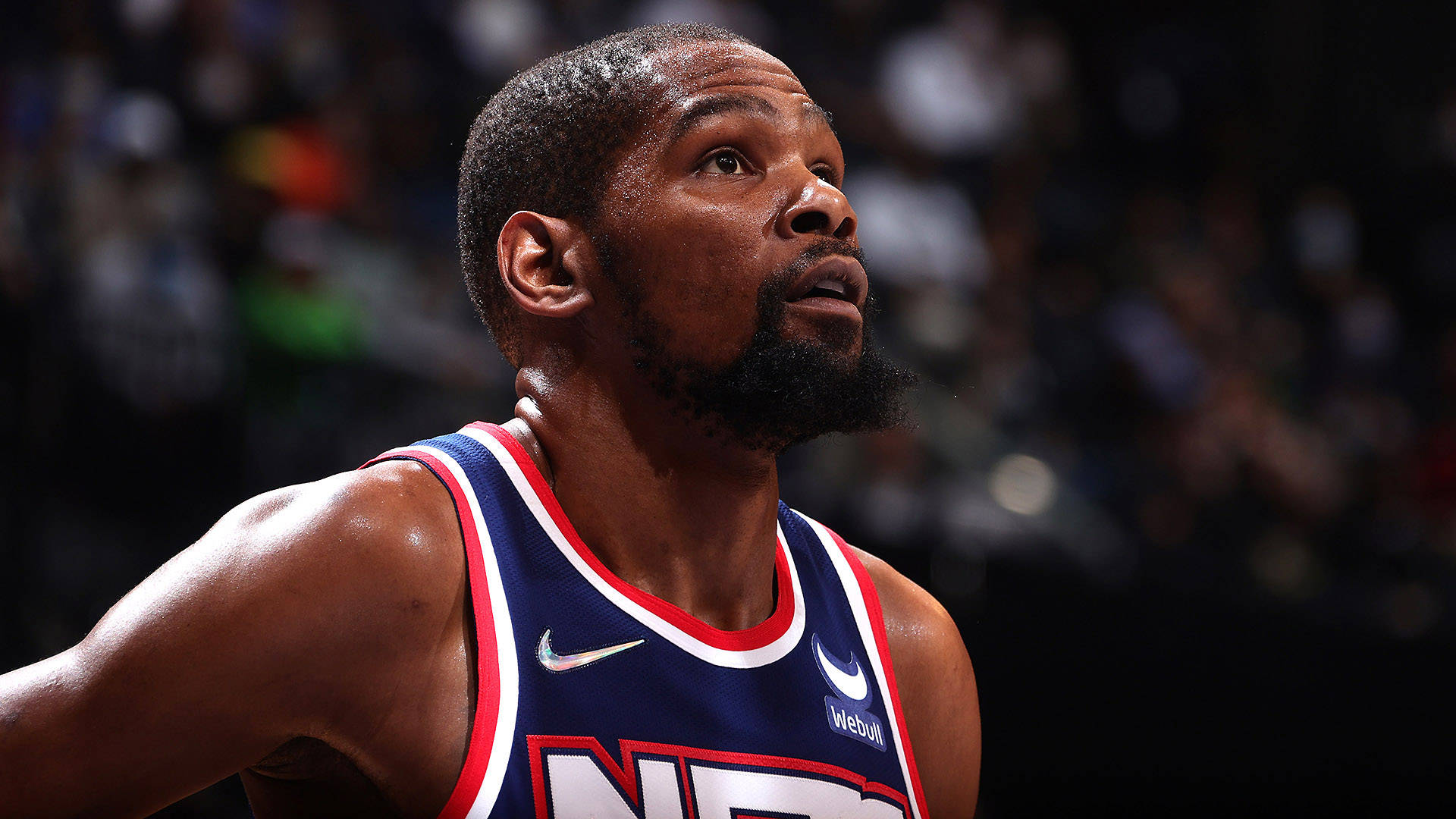 杜兰特回归赛场，精彩发挥首场状态亮眼，篮网观众沸腾！的简单介绍